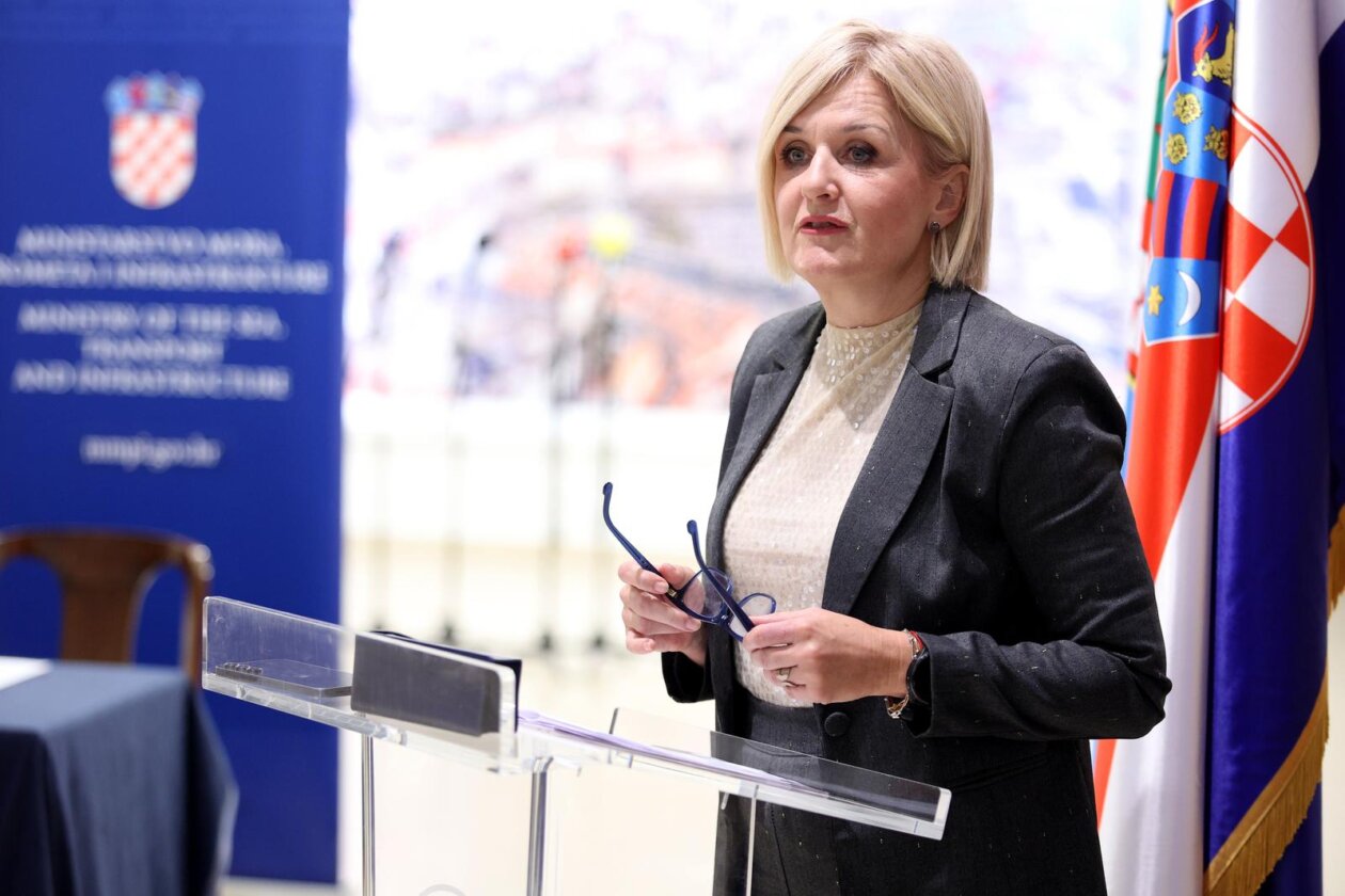 Rijeka: Potpisivanje Ugovora o dodjeli bespovratnih sredstava za projekt Elektrifikacija KD Autotrolej Rijeka: Potpisivanje Ugovora o dodjeli bespovratnih sredstava za projekt Elektrifikacija KD Autotrolej