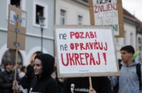 Novo Mesto: Građani pristižu na prosvjedni skup, održat će se i politički summit