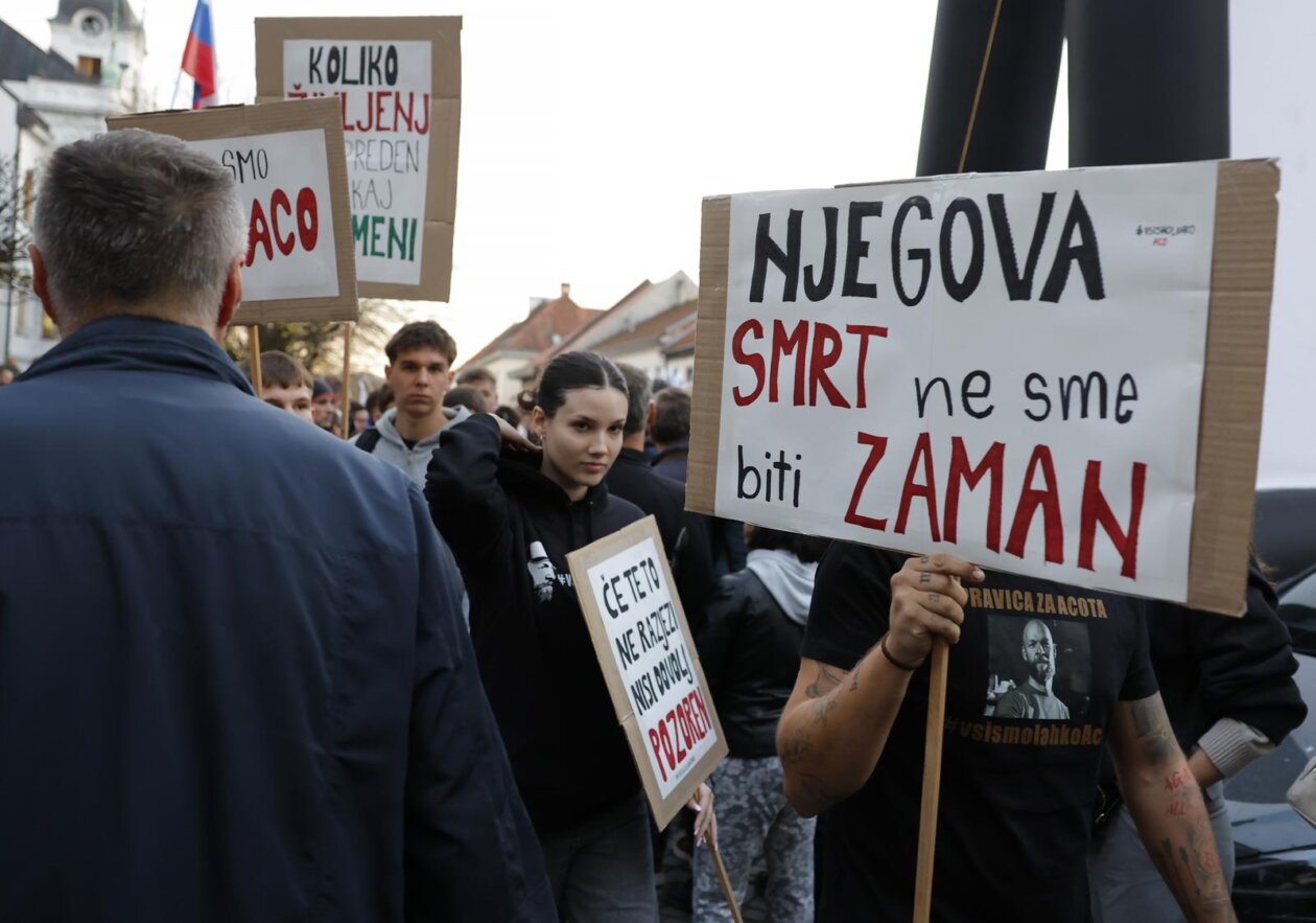 Novo Mesto: Građani pristižu na prosvjedni skup, održat će se i politički summit
