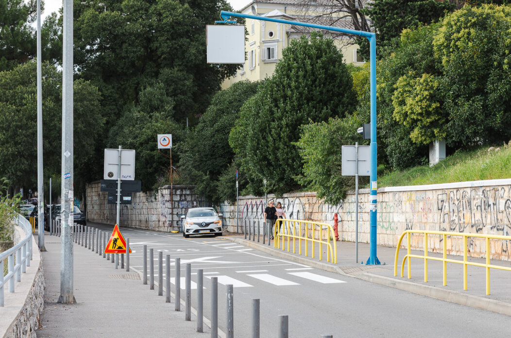 Pećine cesta D404 tunel brajdica promet-8966