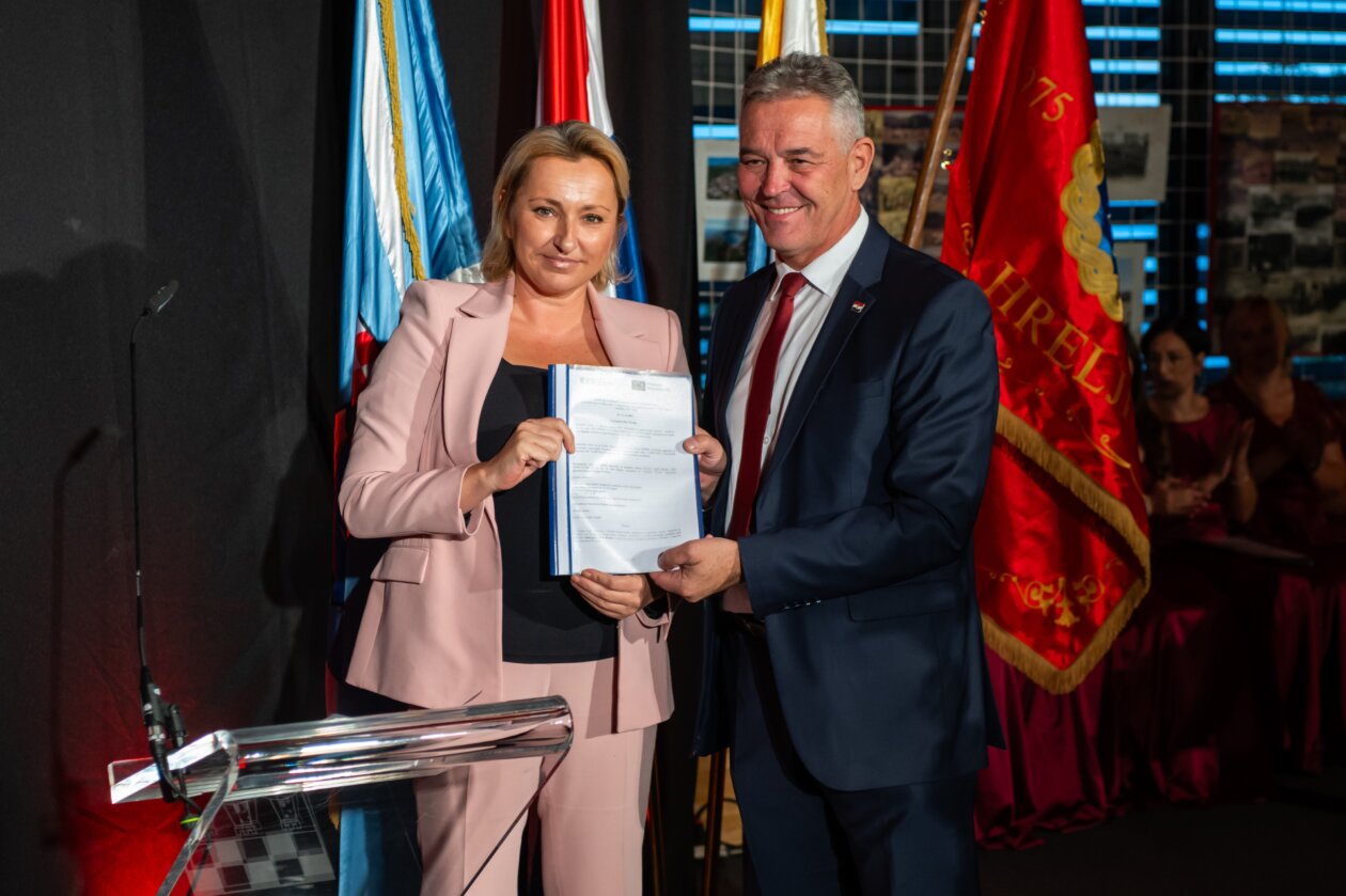 Uručenje Ugovora Gradu Bakru Uručenje Ugovora Gradu Bakru