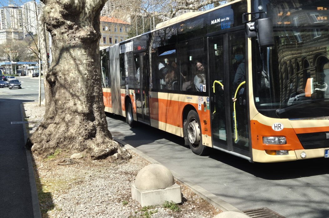 autobus autotrolej mlaka 2025