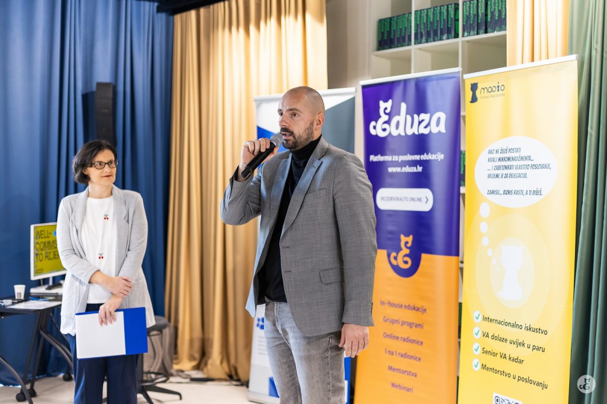 eduza_show_unplugged_JS-98-1200×800 eduza_show_unplugged_JS-98-1200×800