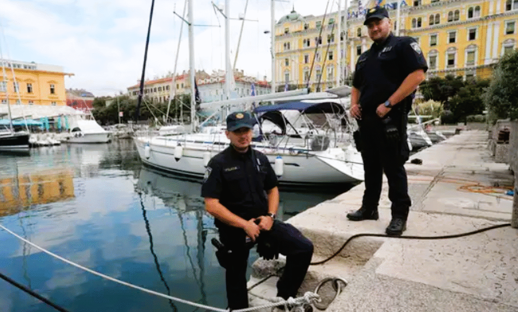 spašavanje policajci pixsell