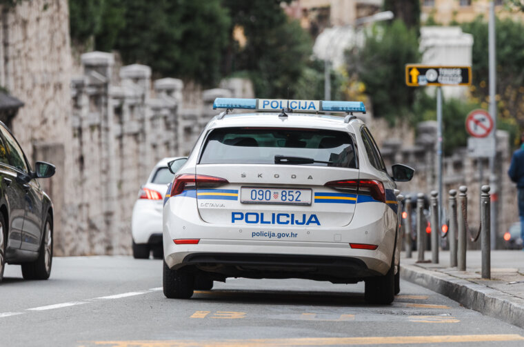 Ilustrativna jesen promet Ulica Žrtava fašizma policija-0152