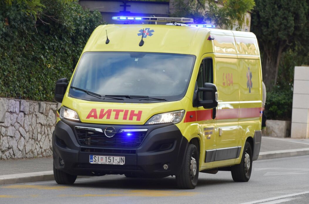 ibenik: Vozilo Hitne medicinske pomo?i na intervenciji ibenik: Vozilo Hitne medicinske pomo?i na intervenciji