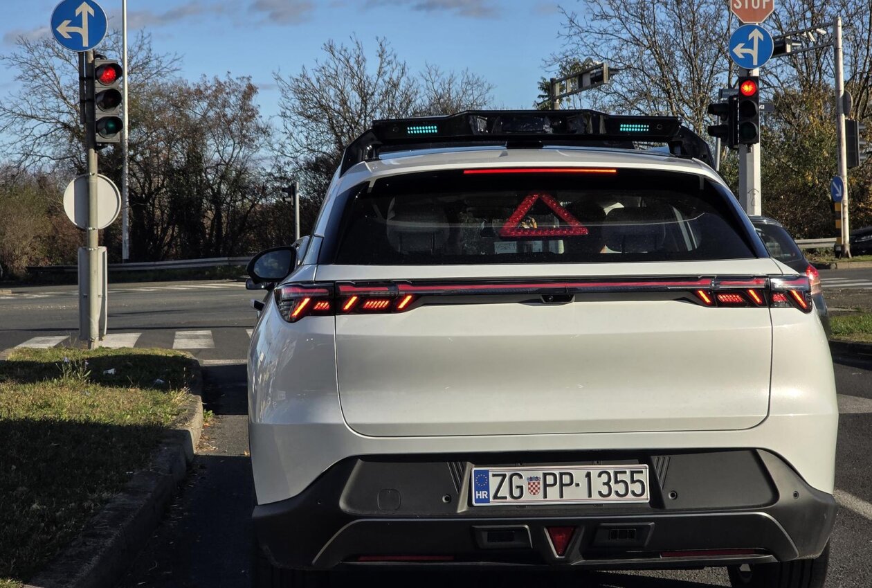 Zagreb: Testno vozilo tvrtke PROJECT 3 MOBILITY ovih dana vozi ulicama Novog Zagreba u autonomnom režimu voznje