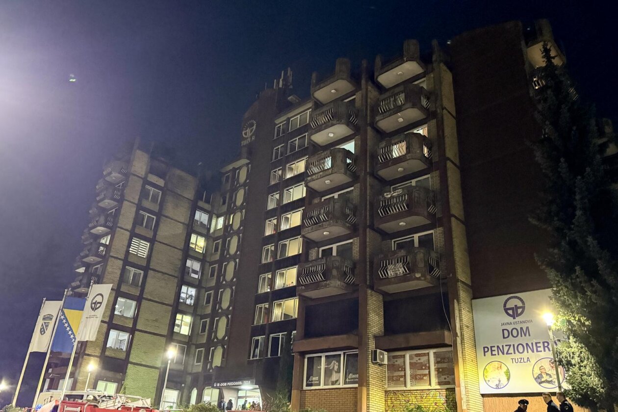 Tuzla: Više osoba poginulo u požaru u domu umirovljenika