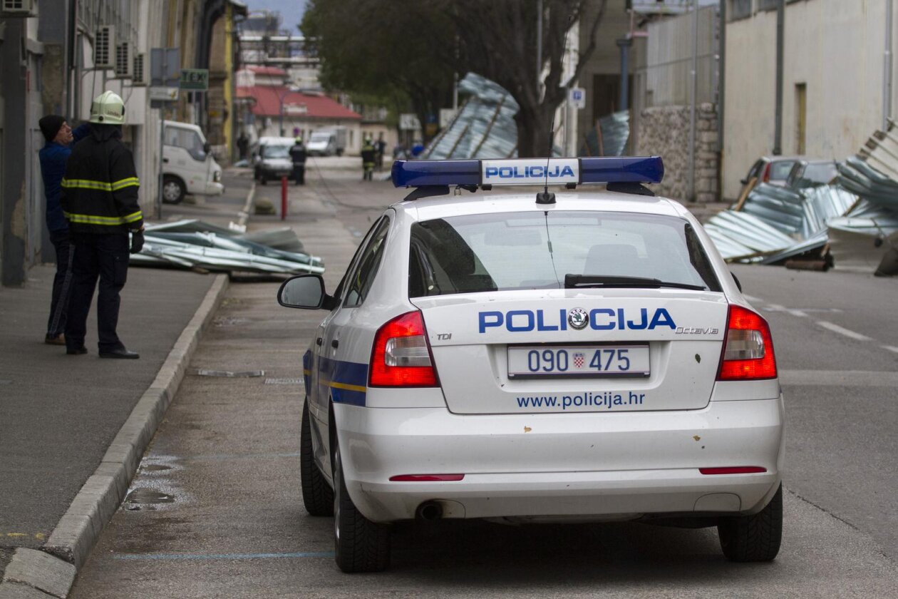 ARHIVA: Na današnji 2013. dan olujna bura s orkanskim udarima poharala je Rijeku ARHIVA: Na današnji 2013. dan olujna bura s orkanskim udarima poharala je Rijeku
