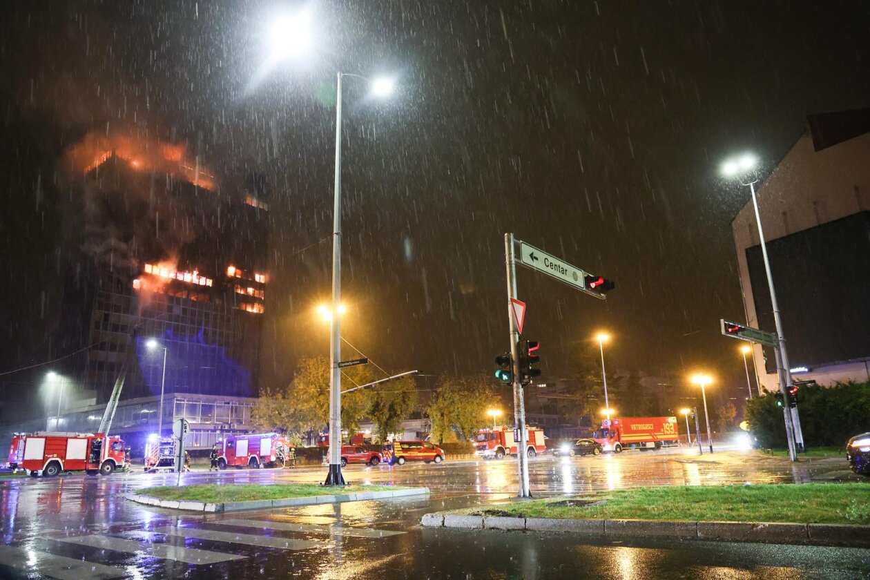Zagreb: Požar guta Vjesnikov neboder Zagreb: Požar guta Vjesnikov neboder