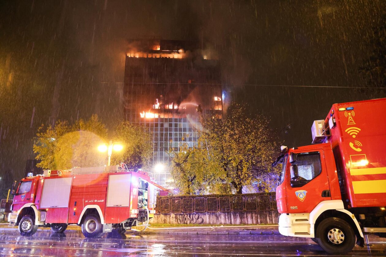 Zagreb: Požar guta Vjesnikov neboder Zagreb: Požar guta Vjesnikov neboder