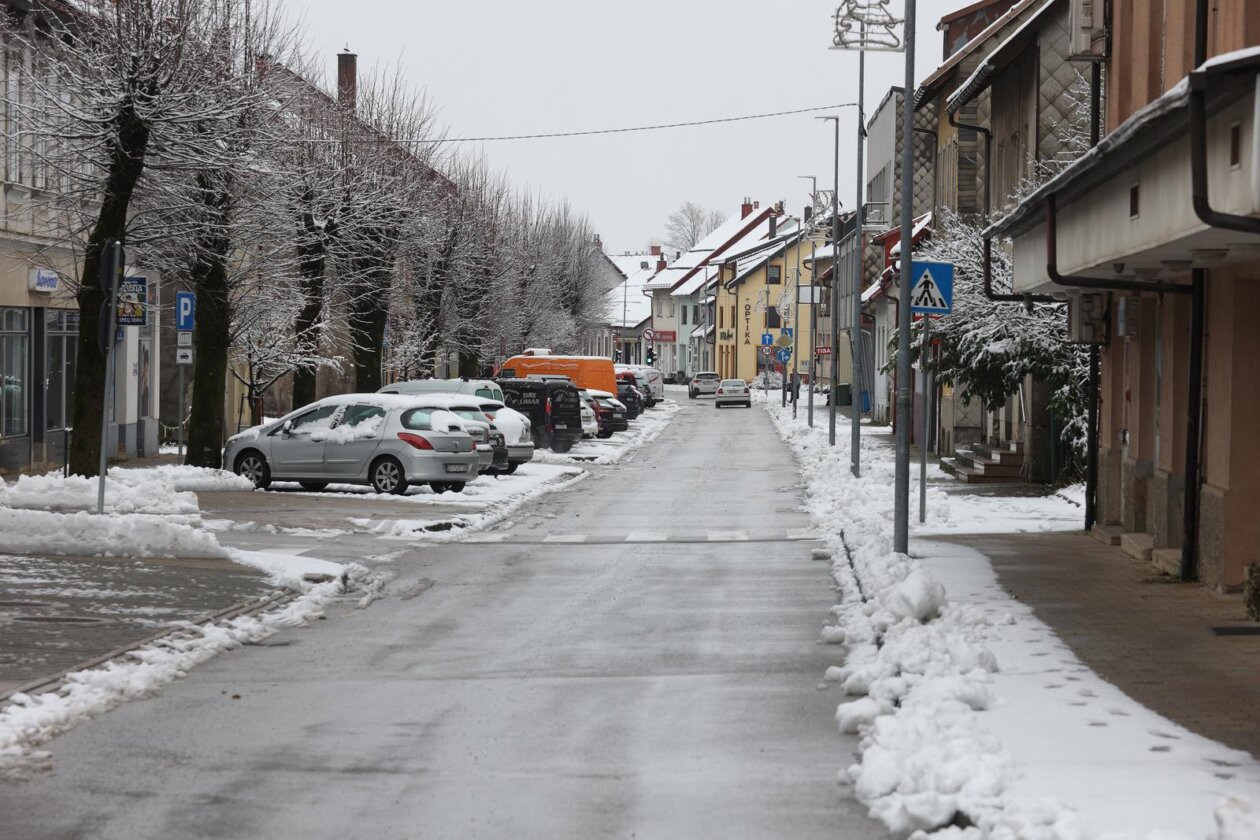Snijeg je zabijelo Gorski Kotar