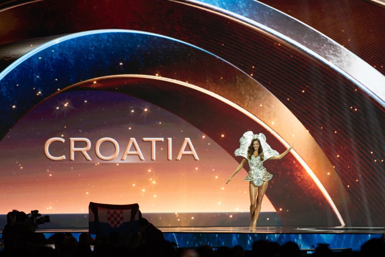 Tajland: Miss Hrvatske Laura Gnjatovi? na 74. reviji nacionalnih kostima za Miss Universe 2025. Tajland: Miss Hrvatske Laura Gnjatovi? na 74. reviji nacionalnih kostima za Miss Universe 2025.