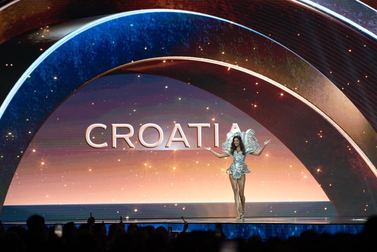 Tajland: Miss Hrvatske Laura Gnjatović na 74. reviji nacionalnih kostima za Miss Universe 2025. Tajland: Miss Hrvatske Laura Gnjatović na 74. reviji nacionalnih kostima za Miss Universe 2025.