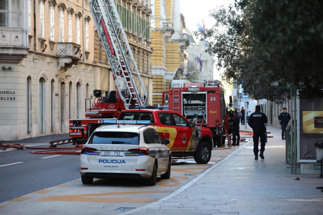 Rijeka: Požar nekoliko stanova u zgradu u Zanonovoj ulici Rijeka: Požar nekoliko stanova u zgradu u Zanonovoj ulici