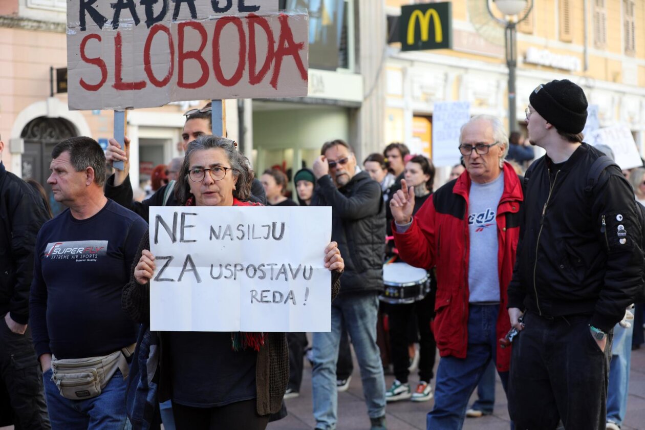 Rijeka: Prosvjedni marš Ujedinjeni protiv fašizma Rijeka: Prosvjedni marš Ujedinjeni protiv fašizma