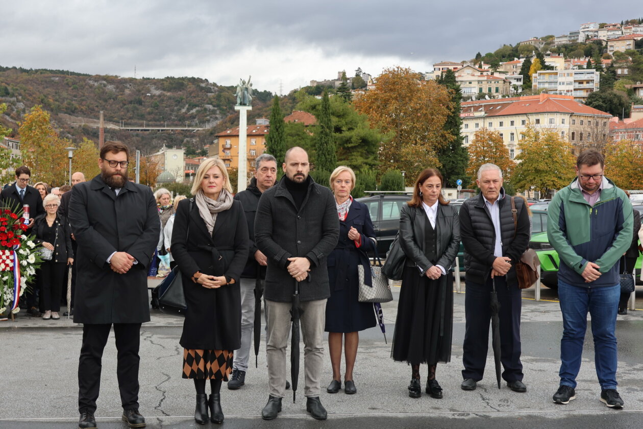 Polaganje-vijenaca-za-Dan-sjecanja-na-Vukovar-i-Skabrnju-75