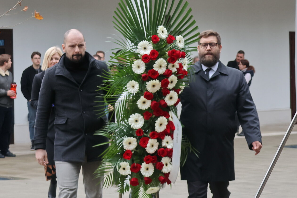 Polaganje-vijenaca-za-Dan-sjecanja-na-Vukovar-i-Skabrnju-87