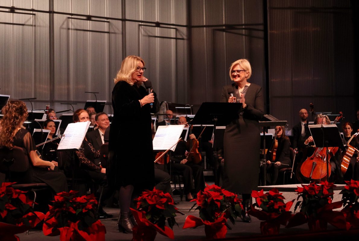 Novogodisnji-koncert_Dubravka-Vrgoc-i-Iva-Rincic_foto-Drazen-Sokcevic-1190×800 Novogodisnji-koncert_Dubravka-Vrgoc-i-Iva-Rincic_foto-Drazen-Sokcevic-1190×800