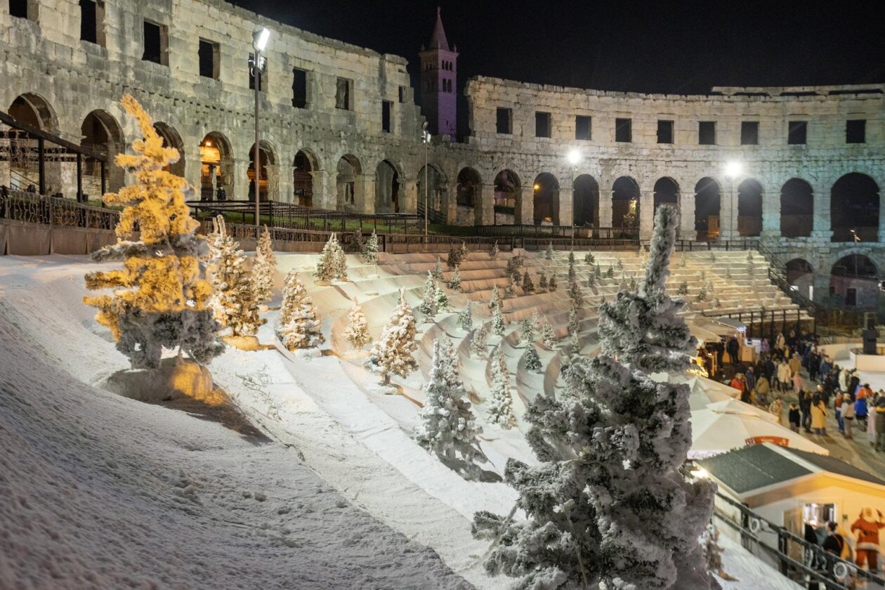Pula: Svečano otvorenje klizališta u Areni Pula: Svečano otvorenje klizališta u Areni
