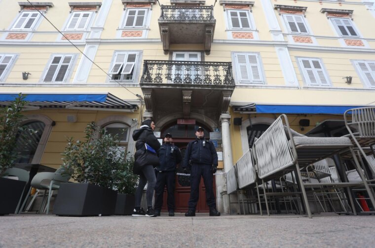 Rijeka: Žena umrla na stubištu, u stanu pronađen muškarac s ozljedama vrata