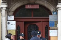 Rijeka: Žena umrla na stubištu, u stanu pronađen muškarac s ozljedama vrata