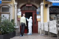 Rijeka: Žena umrla na stubištu, u stanu pronađen muškarac s ozljedama vrata Rijeka: Žena umrla na stubištu, u stanu pronađen muškarac s ozljedama vrata