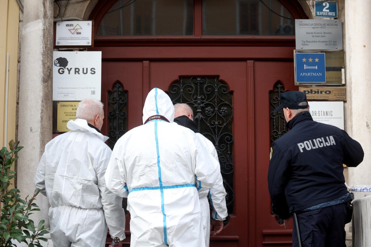 Rijeka: Žena umrla na stubištu, u stanu pronađen muškarac s ozljedama vrata Rijeka: Žena umrla na stubištu, u stanu pronađen muškarac s ozljedama vrata