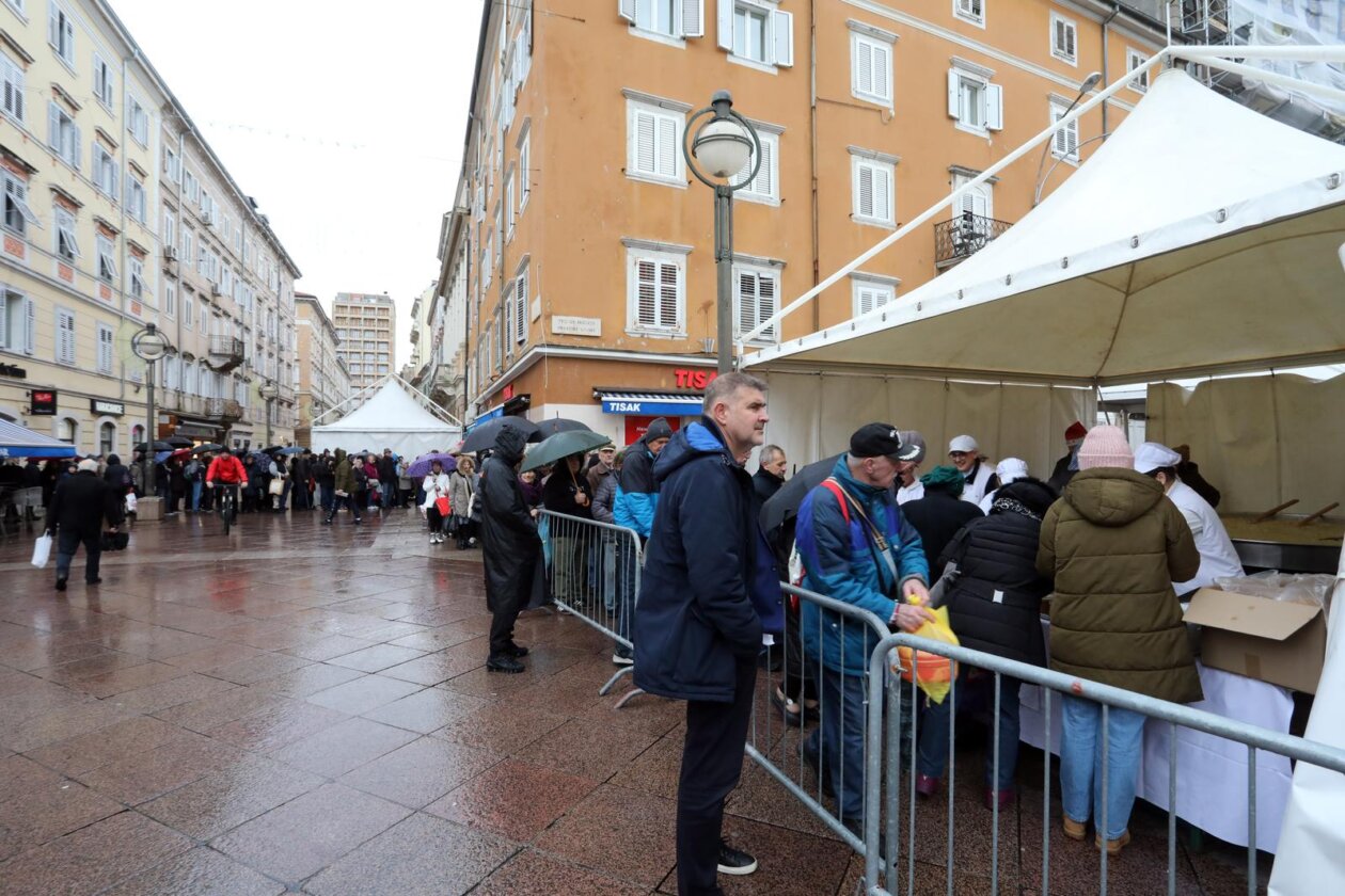 Rijeka: Na Badnjak građanima se dijeli bakalar na gulaš i na bijelo