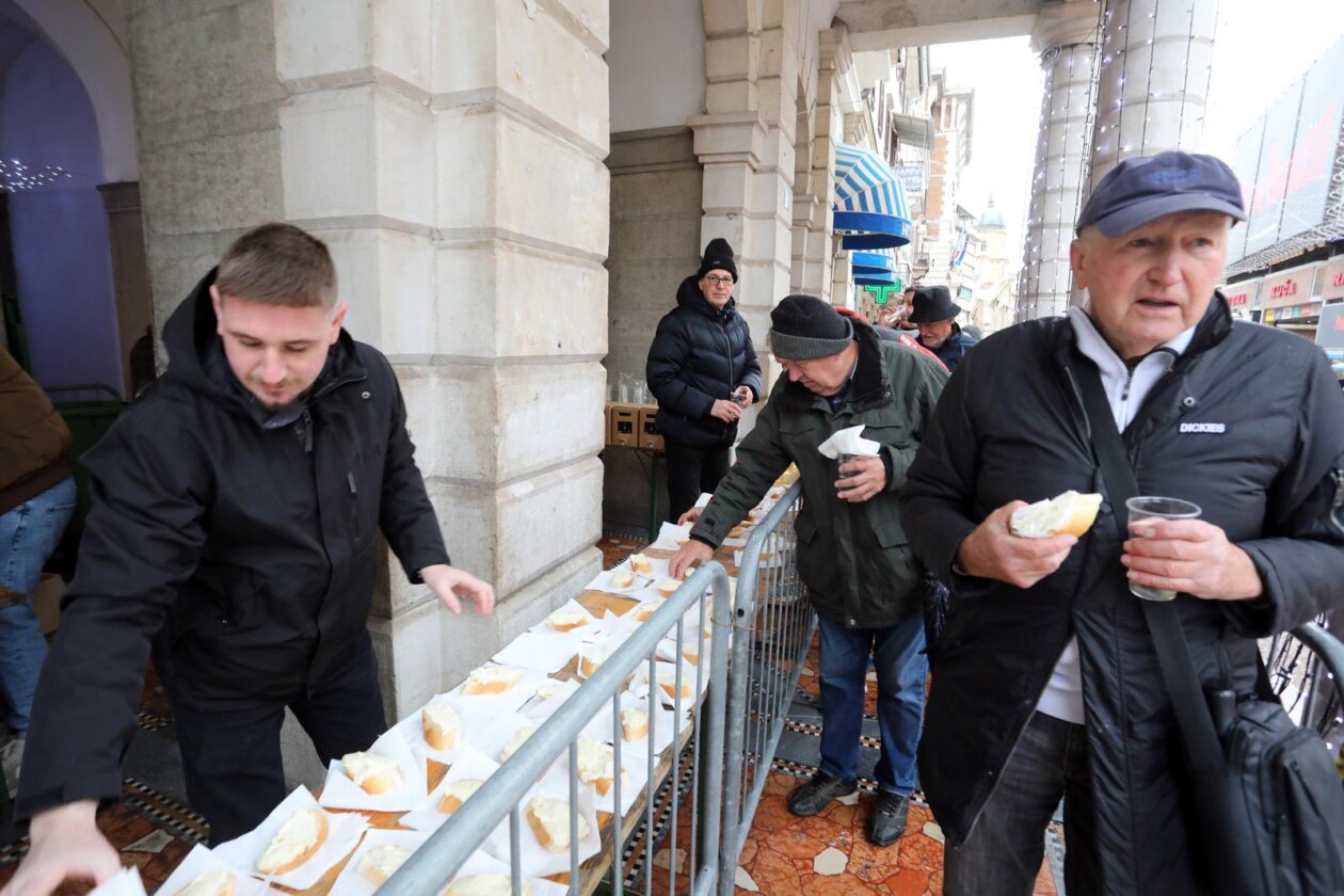 Rijeka: Na Badnjak građanima se dijeli bakalar na gulaš i na bijelo