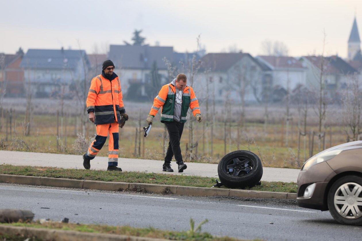 Velika Gorica: Automobilom sletio s ceste pa udario u stup Velika Gorica: Automobilom sletio s ceste pa udario u stup