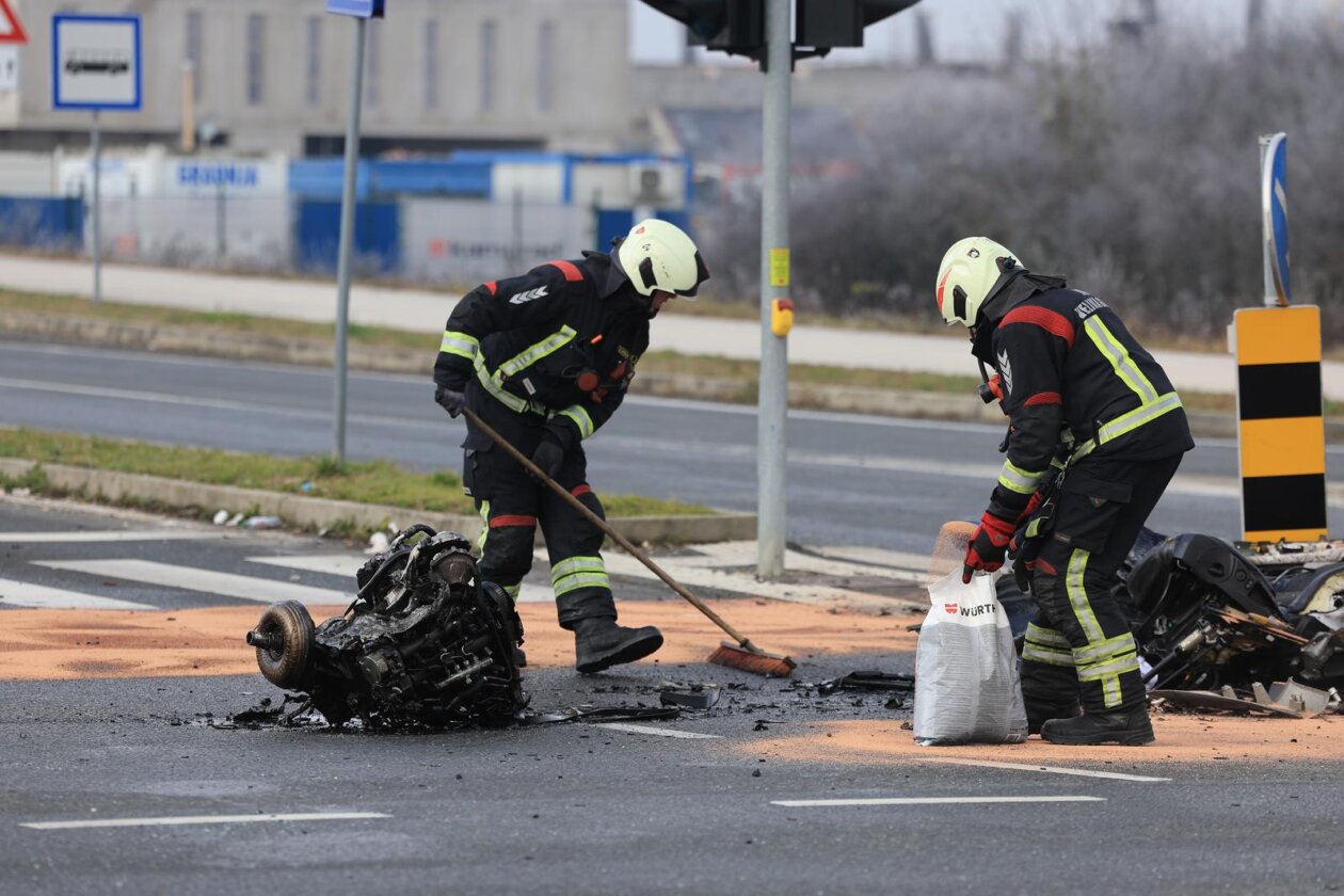 Velika Gorica: Automobilom sletio s ceste pa udario u stup Velika Gorica: Automobilom sletio s ceste pa udario u stup