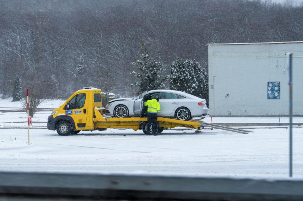 Zimski uvjeti na A1 između čvora Otočac i Gospić Zimski uvjeti na A1 između čvora Otočac i Gospić
