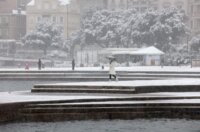 Opatija i okolica prekriveni su snijegom koji pada od jutarnjih sati Opatija i okolica prekriveni su snijegom koji pada od jutarnjih sati