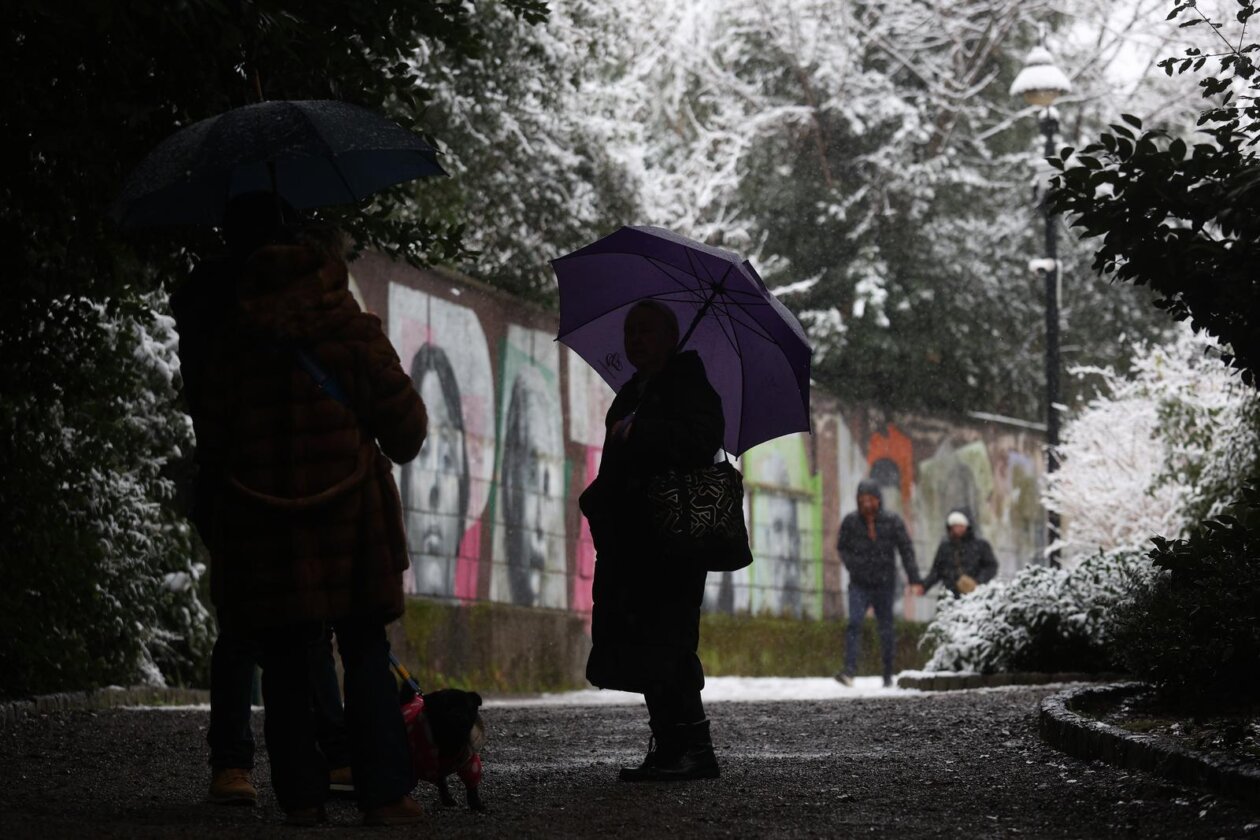 Opatija i okolica prekriveni su snijegom koji pada od jutarnjih sati Opatija i okolica prekriveni su snijegom koji pada od jutarnjih sati