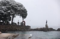 Opatija i okolica prekriveni su snijegom koji pada od jutarnjih sati Opatija i okolica prekriveni su snijegom koji pada od jutarnjih sati
