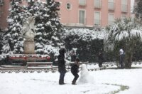 Opatija i okolica prekriveni su snijegom koji pada od jutarnjih sati Opatija i okolica prekriveni su snijegom koji pada od jutarnjih sati