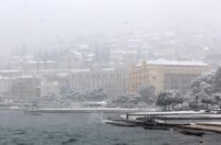 Opatija i okolica prekriveni su snijegom koji pada od jutarnjih sati Opatija i okolica prekriveni su snijegom koji pada od jutarnjih sati