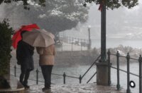 Opatija i okolica prekriveni su snijegom koji pada od jutarnjih sati Opatija i okolica prekriveni su snijegom koji pada od jutarnjih sati