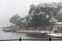 Opatija i okolica prekriveni su snijegom koji pada od jutarnjih sati Opatija i okolica prekriveni su snijegom koji pada od jutarnjih sati