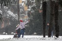Opatija i okolica prekriveni su snijegom koji pada od jutarnjih sati Opatija i okolica prekriveni su snijegom koji pada od jutarnjih sati