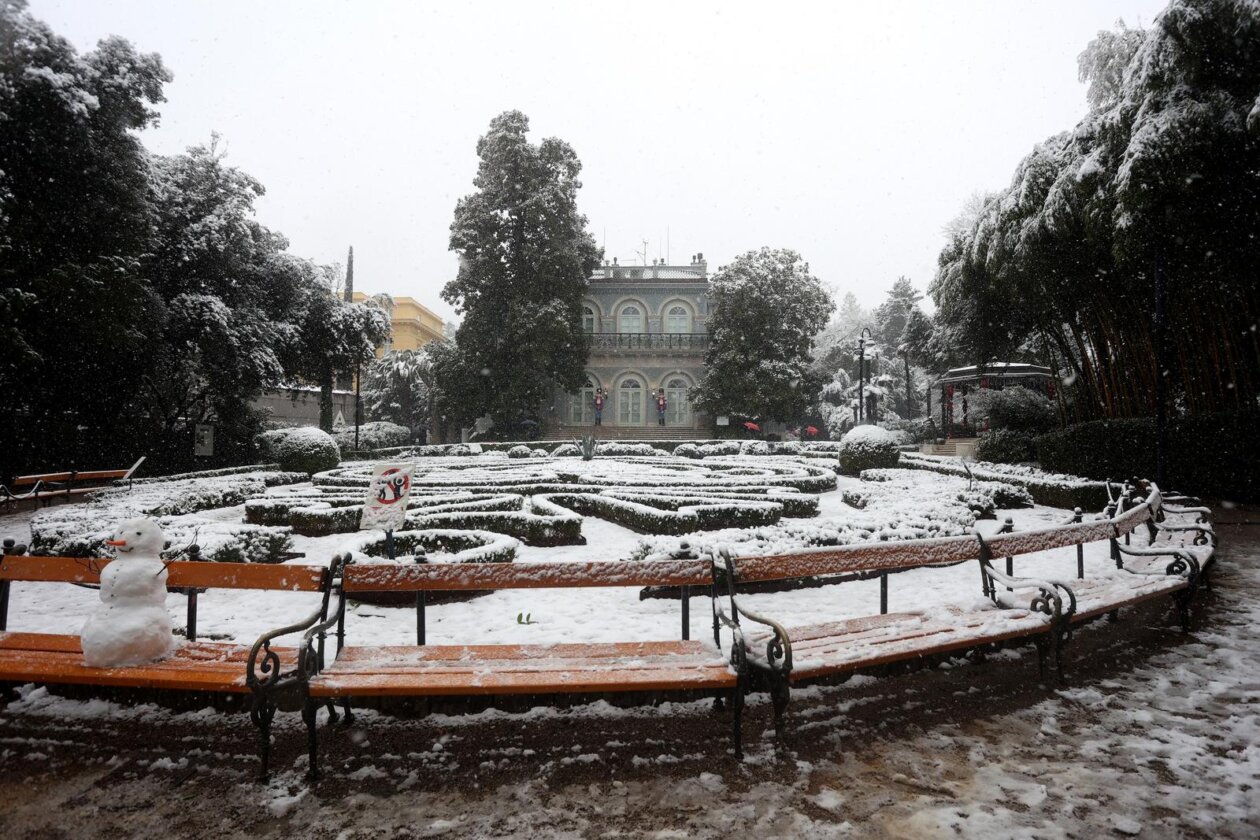 Opatija i okolica prekriveni su snijegom koji pada od jutarnjih sati Opatija i okolica prekriveni su snijegom koji pada od jutarnjih sati