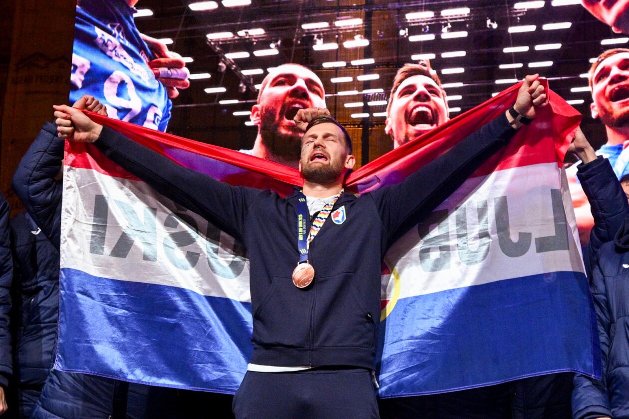 Zagreb: Svečani doček rukometnih reprezentativaca nakon osvojene bronce na Europskom prvenstvu Zagreb: Svečani doček rukometnih reprezentativaca nakon osvojene bronce na Europskom prvenstvu