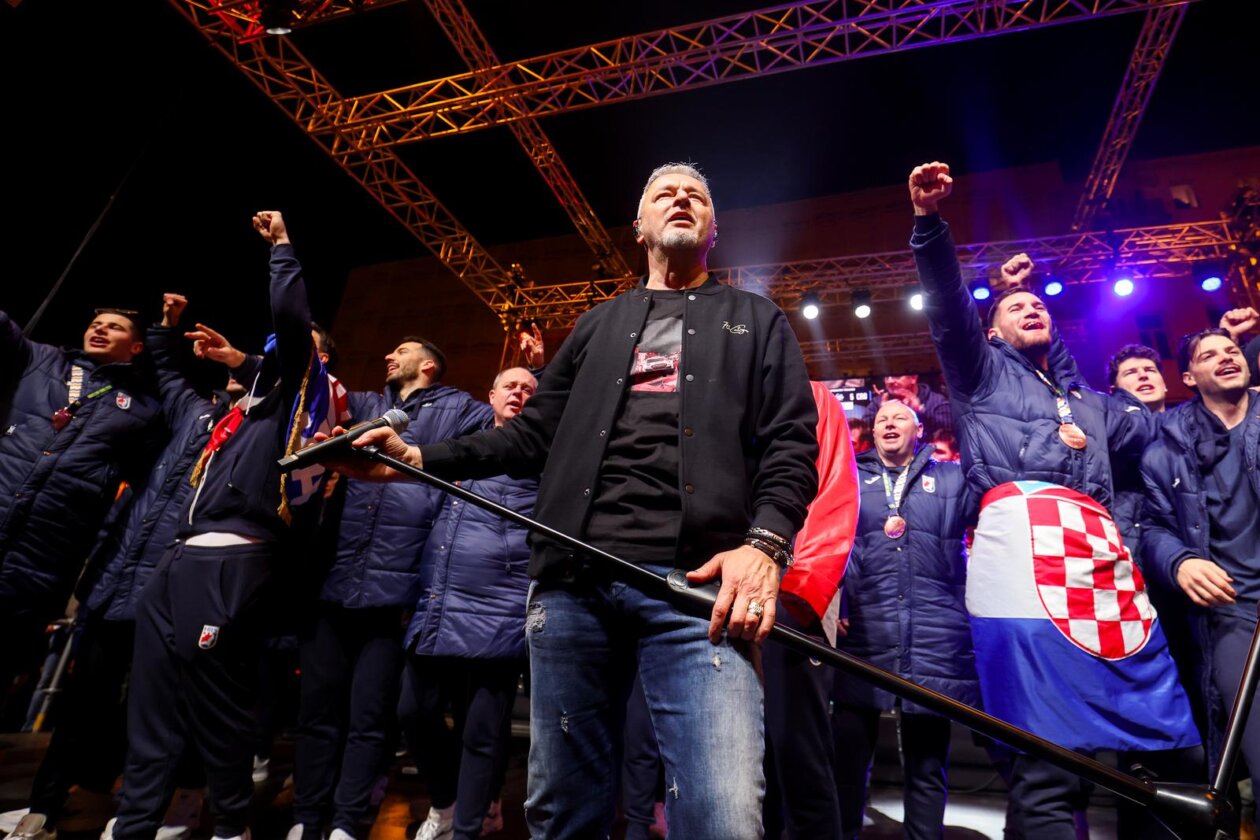 Zagreb: Svečani doček rukometnih reprezentativaca nakon osvojene bronce na Europskom prvenstvu Zagreb: Svečani doček rukometnih reprezentativaca nakon osvojene bronce na Europskom prvenstvu