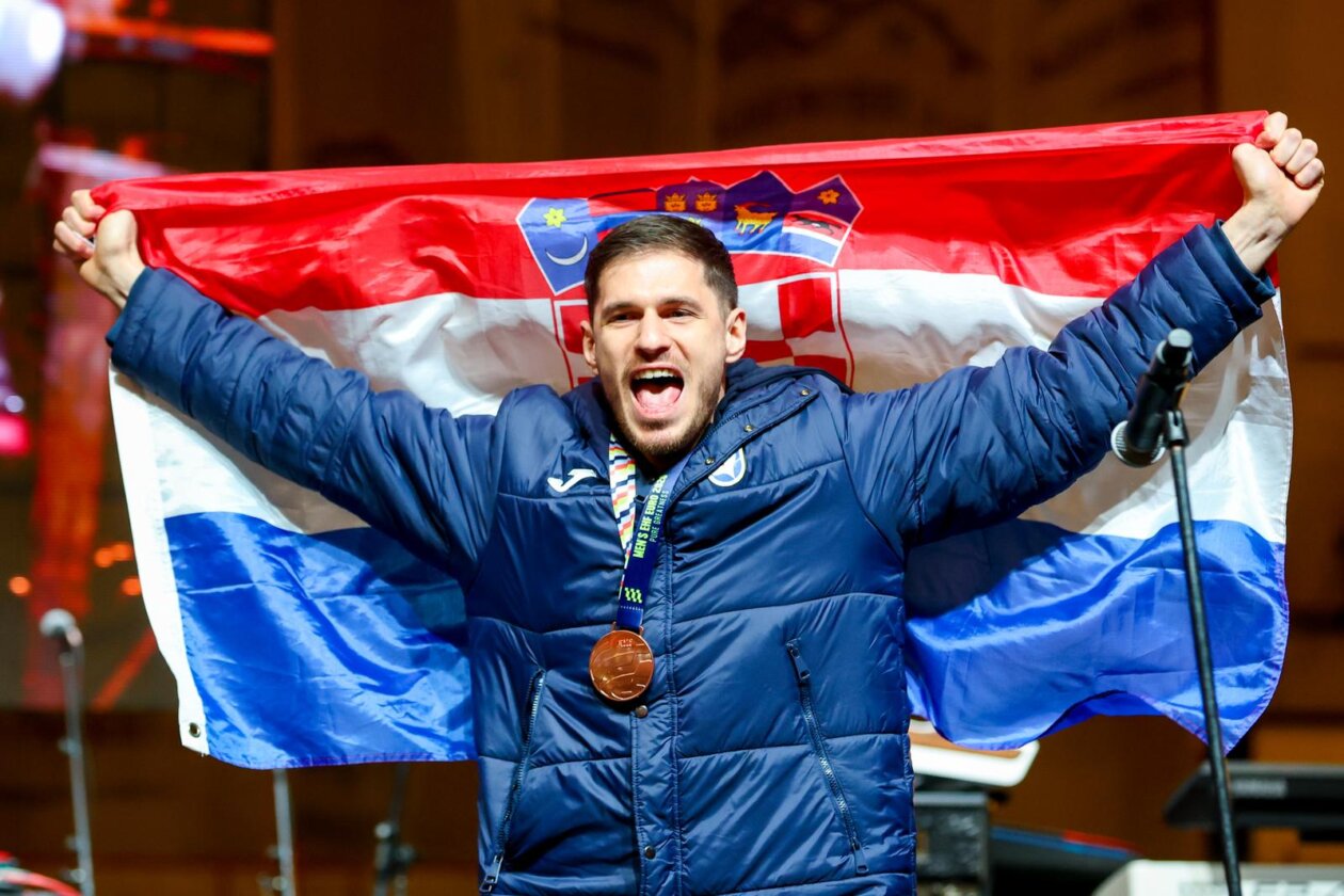 Zagreb: Svečani doček rukometnih reprezentativaca nakon osvojene bronce na Europskom prvenstvu Zagreb: Svečani doček rukometnih reprezentativaca nakon osvojene bronce na Europskom prvenstvu