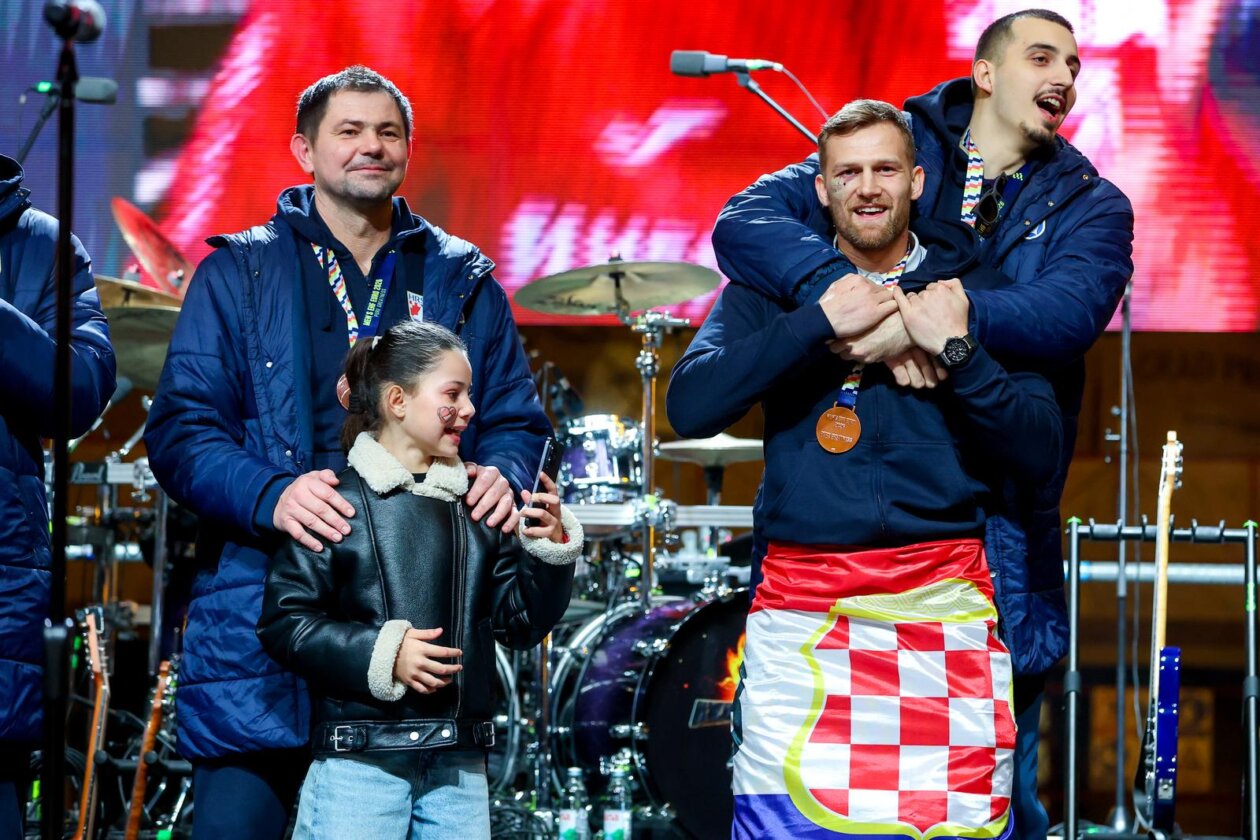 Zagreb: Svečani doček rukometnih reprezentativaca nakon osvojene bronce na Europskom prvenstvu Zagreb: Svečani doček rukometnih reprezentativaca nakon osvojene bronce na Europskom prvenstvu