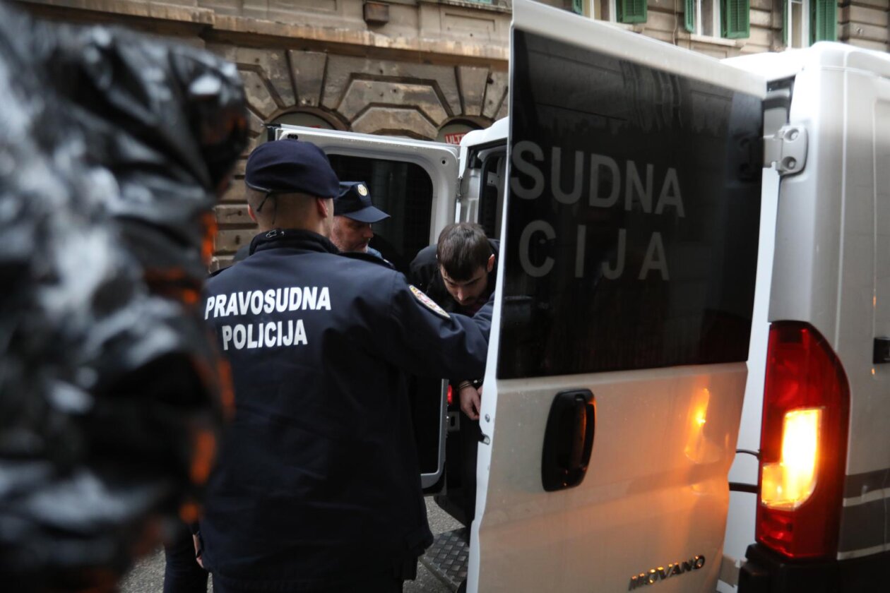 Rijeka: Privođenje osumnjičenih na ispitivanje u USKOK Rijeka: Privođenje osumnjičenih na ispitivanje u USKOK