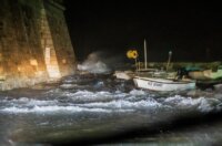 Kaštela: Ciklonalna plima poplavila rivu i okolne ulice Kaštela: Ciklonalna plima poplavila rivu i okolne ulice