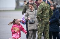 Zagreb: Svečani ispraćaj 8. hrvatskoga kontingenta u NATO-ovu aktivnost prednjih kopnenih snaga u Mađarsku Zagreb: Svečani ispraćaj 8. hrvatskoga kontingenta u NATO-ovu aktivnost prednjih kopnenih snaga u Mađarsku