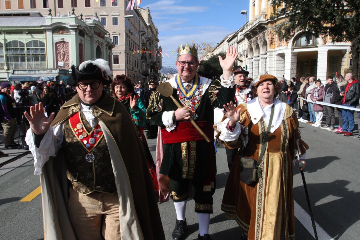 Rijeka: Tradicionalnom Međunarodnom karnevalskom povorkom završio 43. Riječki karneval